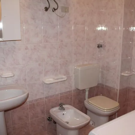 Condominio Spiaggia 4 *